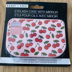 🆕 Sassy and Chic portable eyelash holder with Mirror🆕